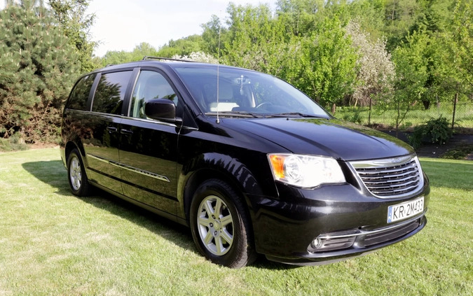 Chrysler Town &amp; Country cena 52500 przebieg: 167300, rok produkcji 2013 z Kraków małe 704